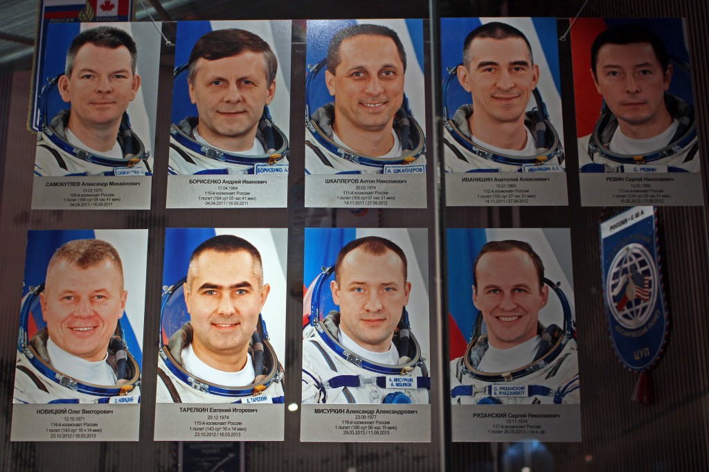 Последние космонавты России. 117-й космонавт Рязанский Сергей Николаевич на момент этой съемки находился еще на орбите Земли.