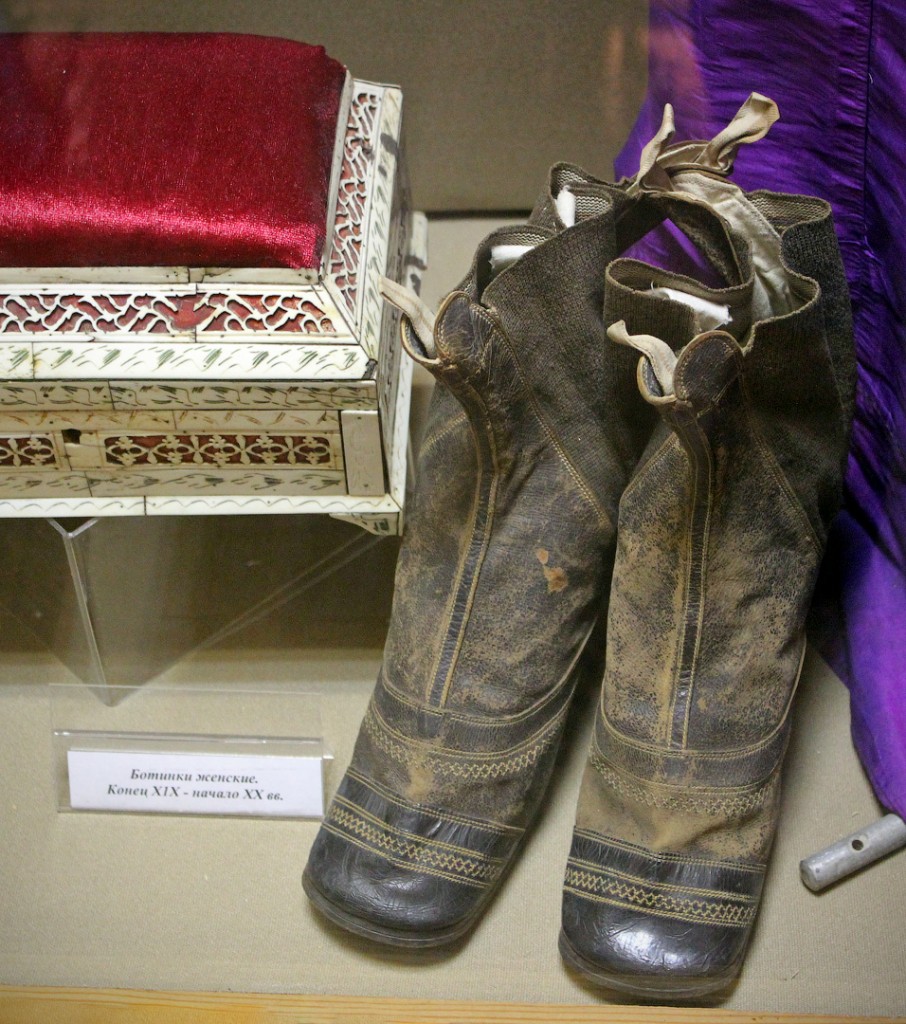 Женские ботинки конца 19 — начала 20 века.