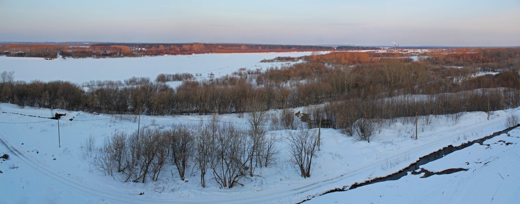 Панорама реки Вятка с набережной Кирова.