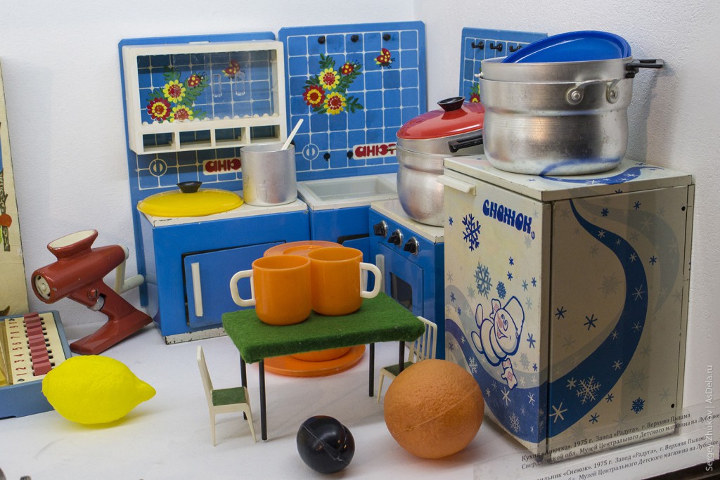 Отличная мини-кухня - мечта любой маленькой советской хозяйки.